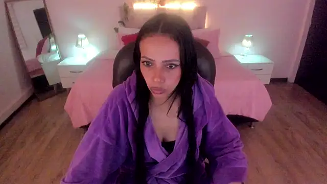 Mariam_Lopez__ Adlı Modelin Canlı XXX Sohbeti