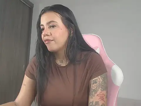 ObeyVal's Live XXX Chat