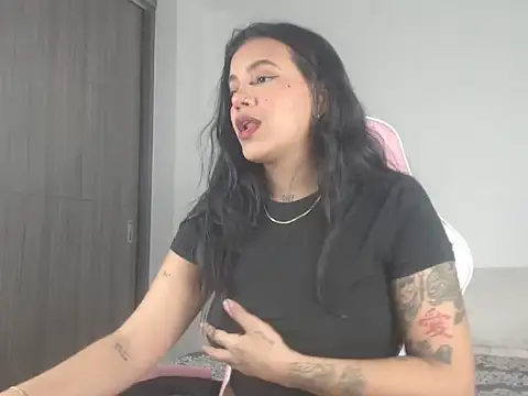 ObeyVal Adlı Modelin Canlı XXX Sohbeti