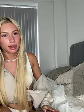 SexySaraxxoo Show in webcam