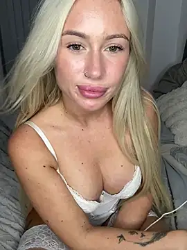 SexySaraxxoo webcam show