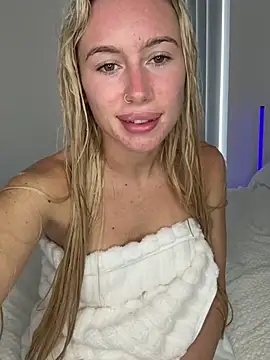 SexySaraxxoo Show in webcam