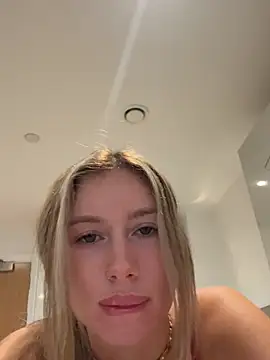 SexySaraxxoo's Live XXX Chat