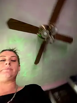 Jennybootyjones Шоу с уебкамера