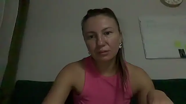 Caliraa: вебкам-шоу