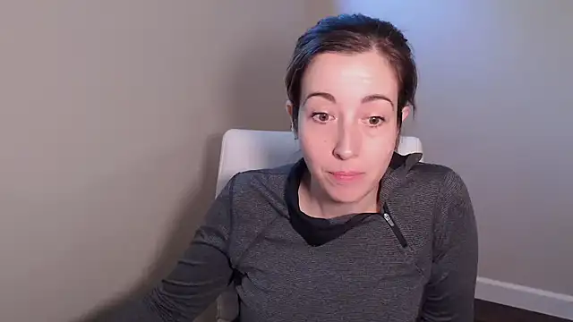 SuggestiveBehavior: вебкам-шоу