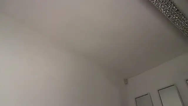 BIGBOOTYELLIEXXX Adlı Modelin Canlı XXX Sohbeti