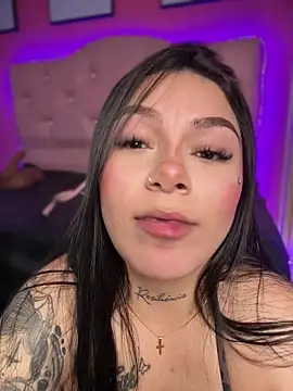 Megaan__More's Live XXX Chat