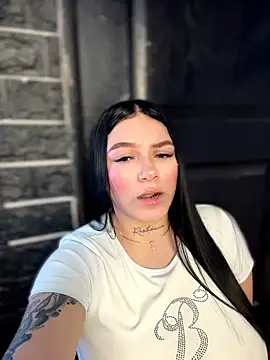 Megaan__More's Live XXX Chat