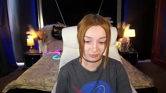LizzaMoonn élő XXX-chatje