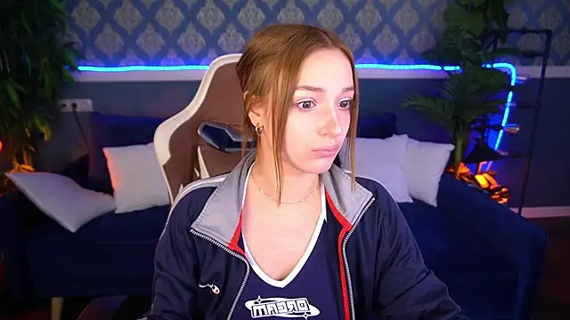 Chat XXX en directo de LizzaMoonn