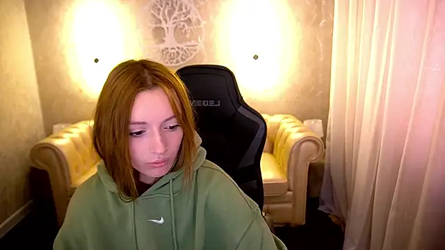 צ'אט XXX בשידור חי של LizzaMoonn