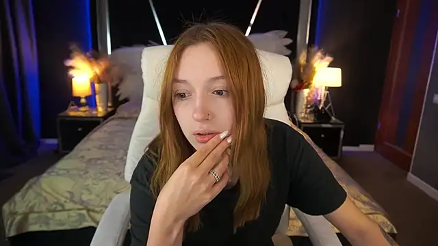 צ'אט XXX בשידור חי של LizzaMoonn