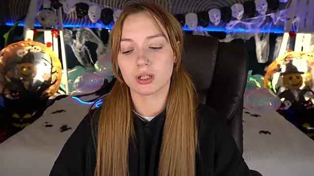XXX chat uživo modela LizzaMoonn