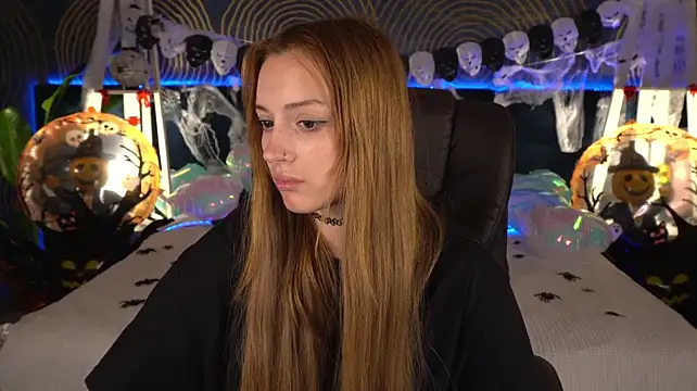 LizzaMoonn Adlı Modelin Canlı XXX Sohbeti