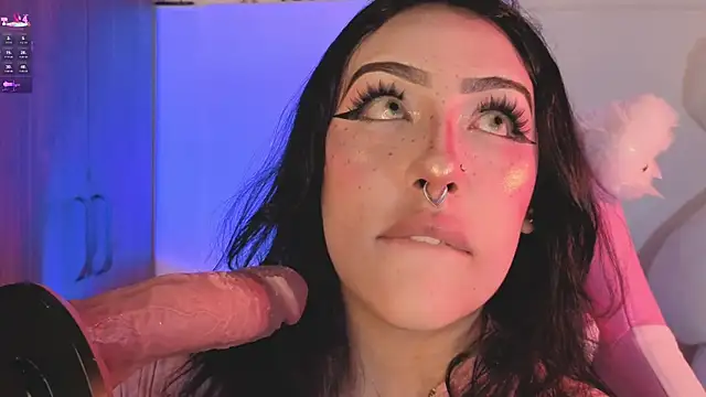 ashlynnlowe_ Adlı Modelin Web Kamerası Şovu