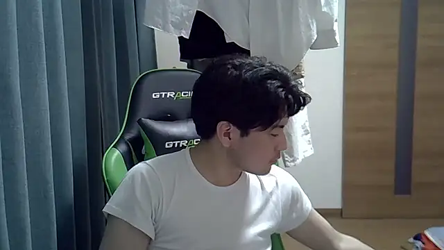 aokunvvv Show in webcam