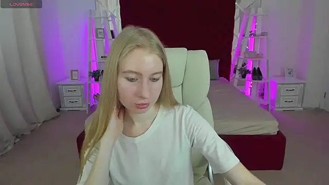 Alina_Blonde webkamerás műsora