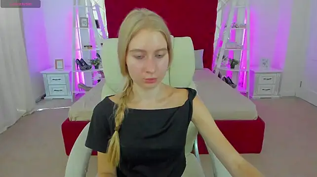 Alina_Blonde Adlı Modelin Web Kamerası Şovu