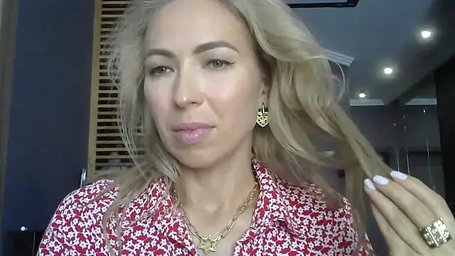 Ivvona's Webcam Show