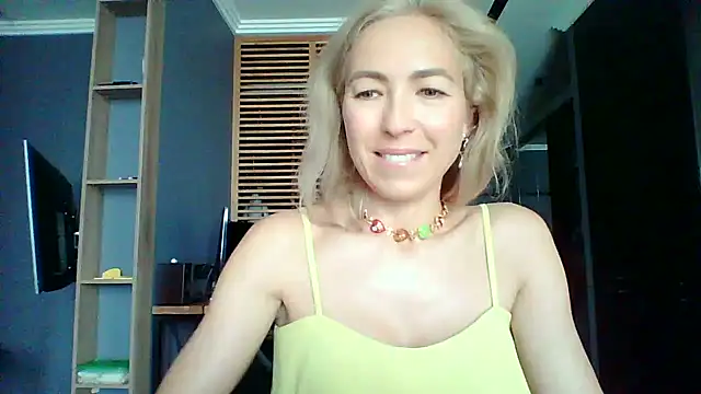 Show modela Ivvona na web-kameri