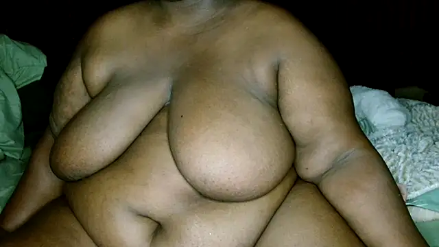 Chat +18 de Bustyboobs02xx ao vivo