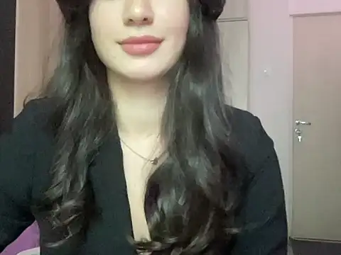 Toviraa Adlı Modelin Canlı XXX Sohbeti