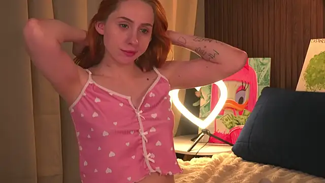 pinkmangokiss Show in webcam