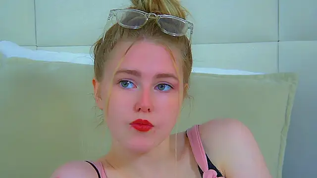 LexiBookwell's Live XXX Chat