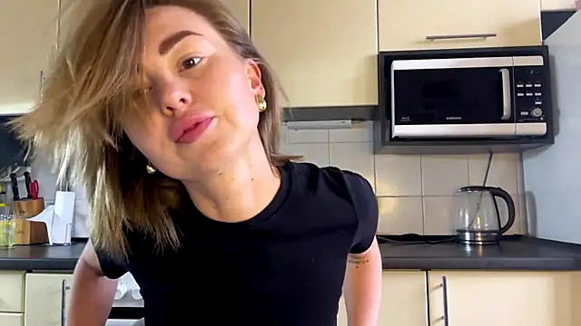 MartaLuna_ Adlı Modelin Canlı XXX Sohbeti
