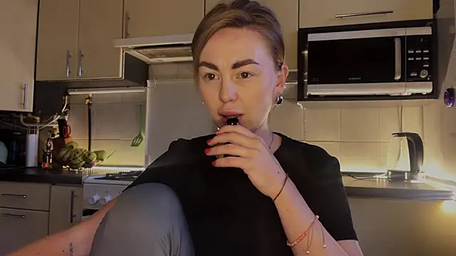 Marta_Kelly Chat XXX in diretta