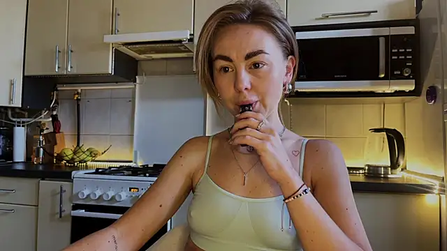 Marta_Kellyn Webbikameraesitys