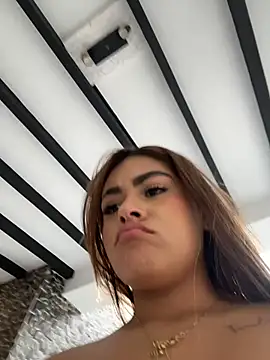 MayaMoanXXX's Webcam Show