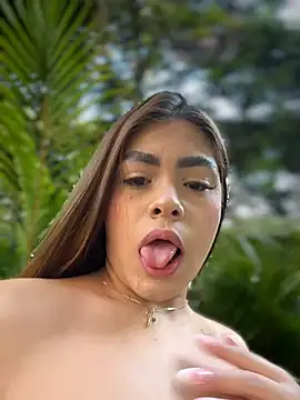 MayaMoanXXX's Webcam Show