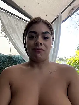 MayaMoanXXX's Webcam Show