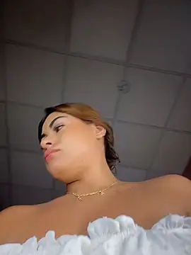 Phòng Chat Trực Tiếp MayaMoanXXX