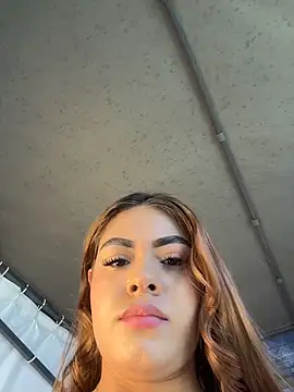 MayaMoanXXX: διαδικτυακό σόου στην κάμερα