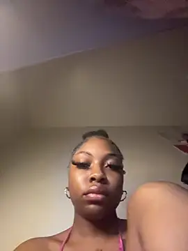 Cocochanel4567's Live XXX Chat