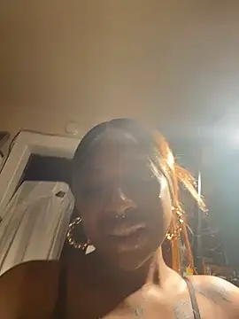 צ'אט XXX בשידור חי של Cocochanel4567