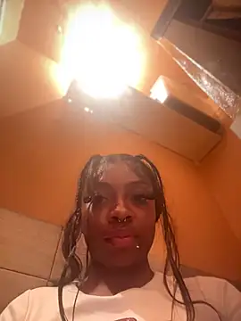Cocochanel4567 Live XXX-Chat