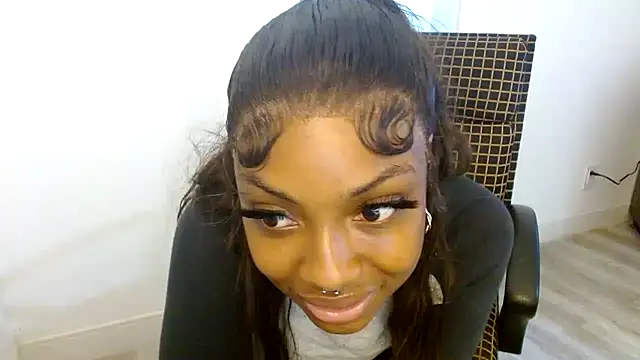 XXX chat uživo modela Cocochanel4567