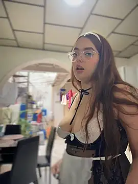 XXX chat uživo modela hannahst_