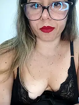 AnjinhoB Adlı Modelin Canlı XXX Sohbeti
