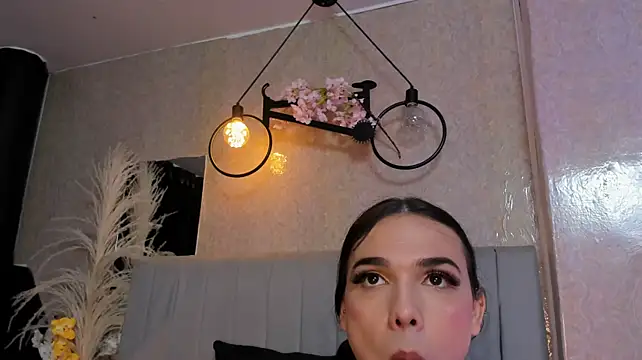 Almaazz webcam show