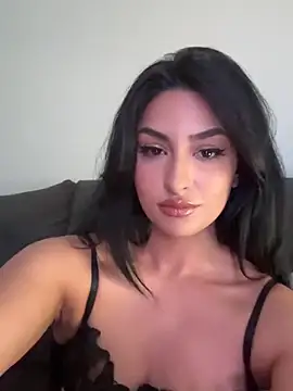 Mia_spicyy Show in webcam