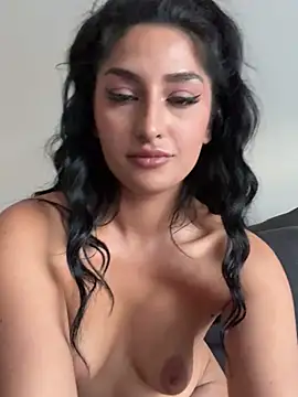 הופעת וובקאם של Mia_spicyy
