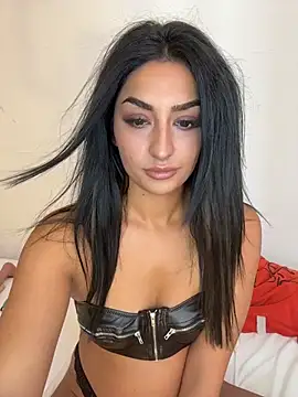 Mia_spicyy Show in webcam