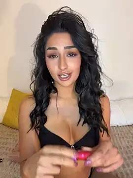 Mia_spicyy Adlı Modelin Canlı XXX Sohbeti
