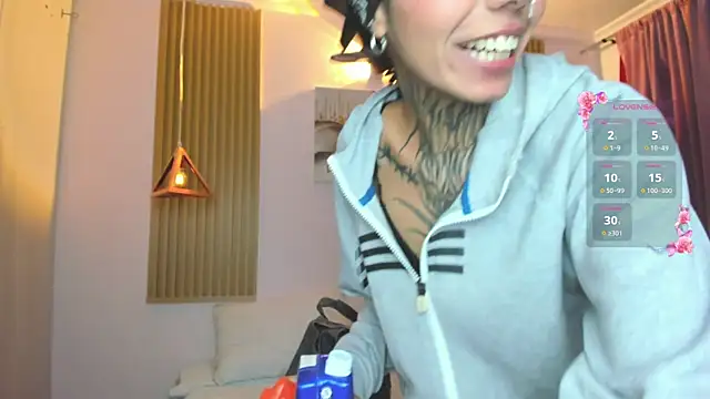 Chat XXX en directo de KoraRousee