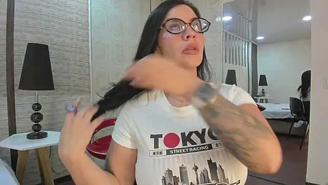 Živý XXX chat Hannah_Cross